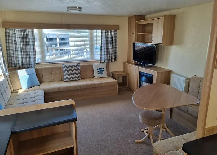 Pg49 8 Berth Pet Friendly Caravan Golden Palm