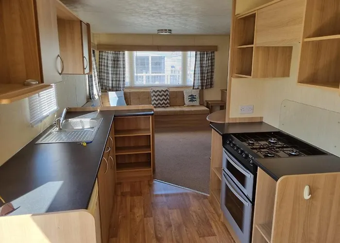 Pg49 8 Berth Pet Friendly Caravan Golden Palm