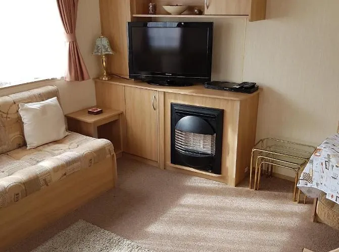 Pg49 8 Berth Pet Friendly Caravan Golden Palm